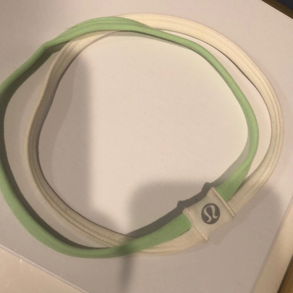 Lululemon Cardio Cross Trainer Headband Mint/White - Picture 3 of 4